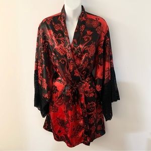 La Vie En Rose red and black silky floral print robe with lace accents